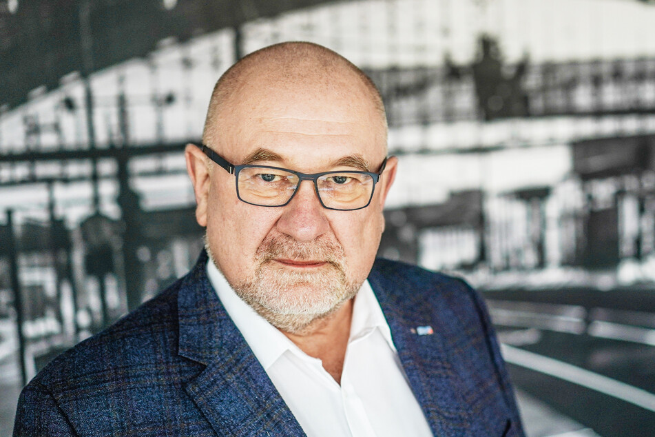Klaus-Dieter Hommel, der Vorsitzende der Eisenbahn- und Verkehrsgewerkschaft (EVG), kann den Tarifvertrag nun kündigen und neu verhandeln. Dabei sind auch neue Streiks möglich.
