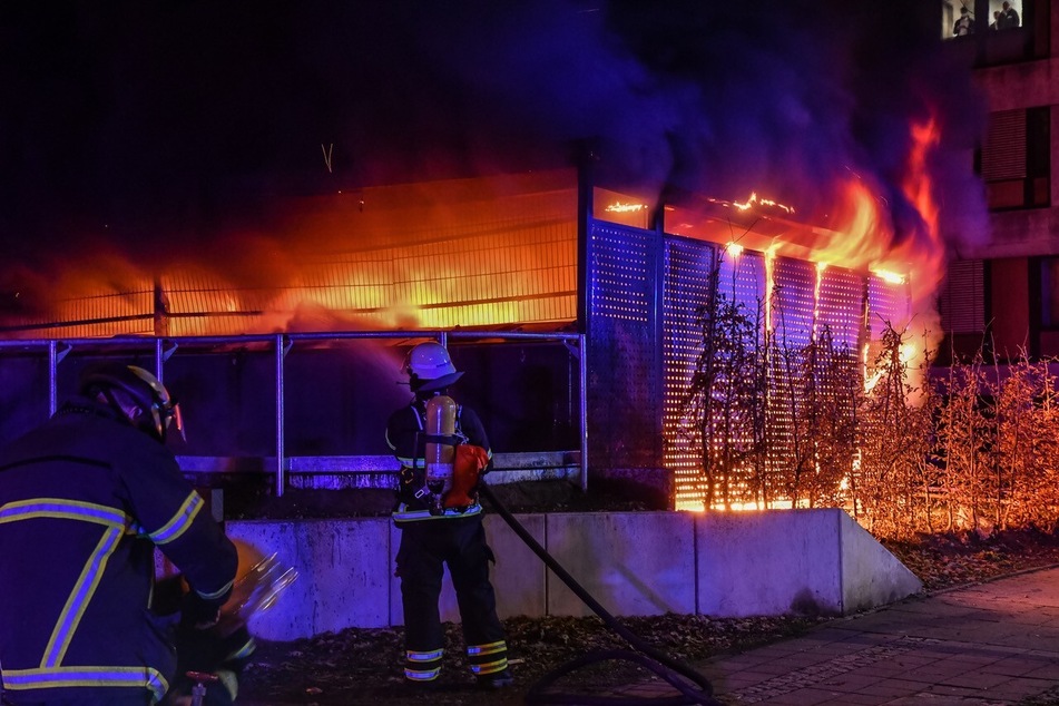Unter anderem brannte ein Containerverschlag am Mümmelmannsberg in Hamburg-Billstedt.