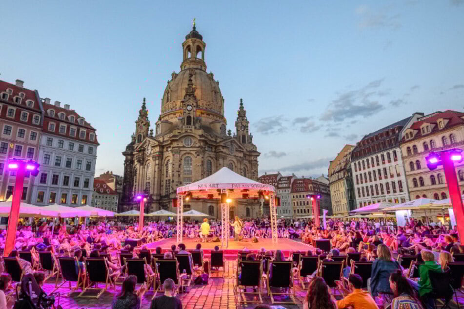 Eine der drei Standorte des Palais Sommers ist der Dresdner Neumarkt mit der Frauenkirche.