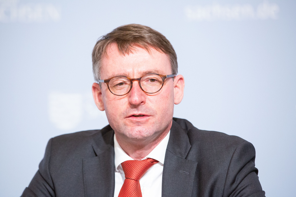 Innenminister Roland Wöller (51, CDU) kündigte am gestrigen Dienstag das neue Hilfs-Portal an.