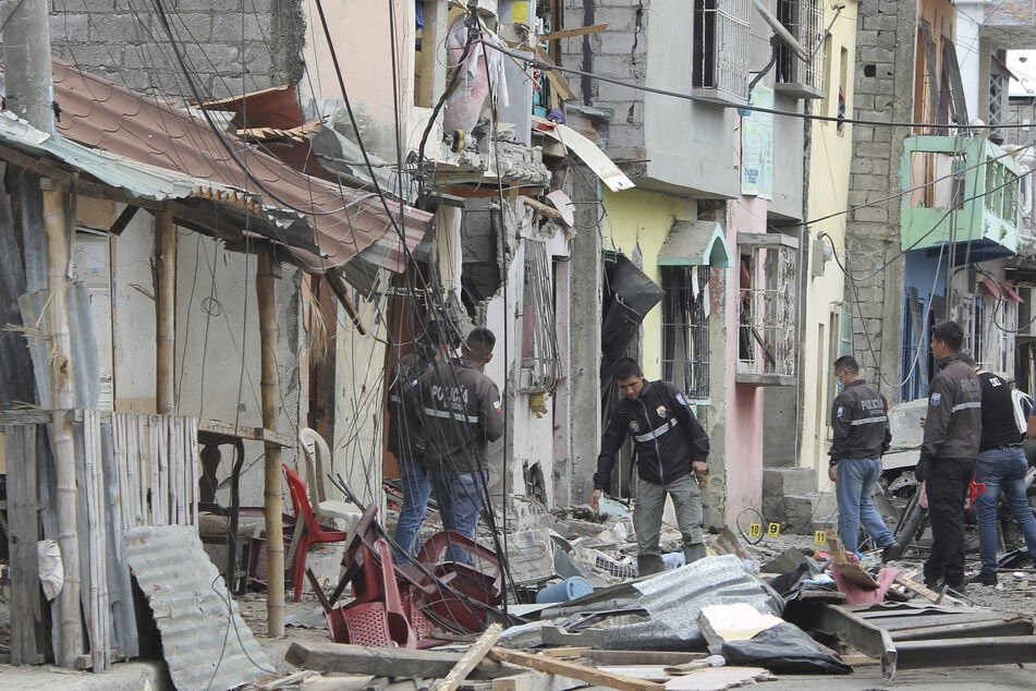 Acht Häuser und zwei Fahrzeuge wurden bei der Explosion zerstört.