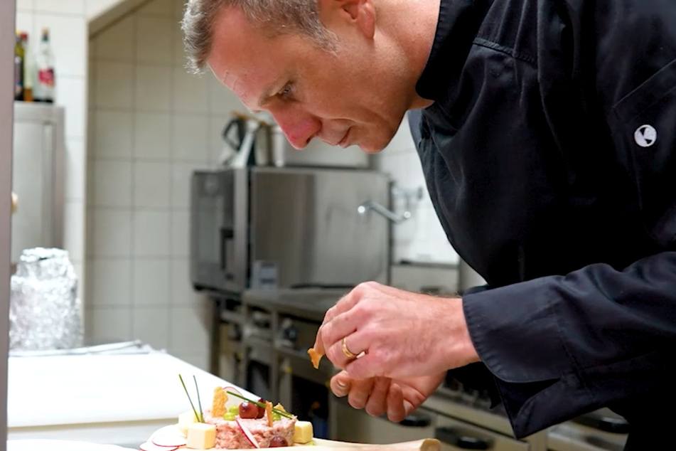 Steve hat nach mehreren Stationen als Koch im Ausland das Restaurant "Stadt Altenburg" übernommen.
