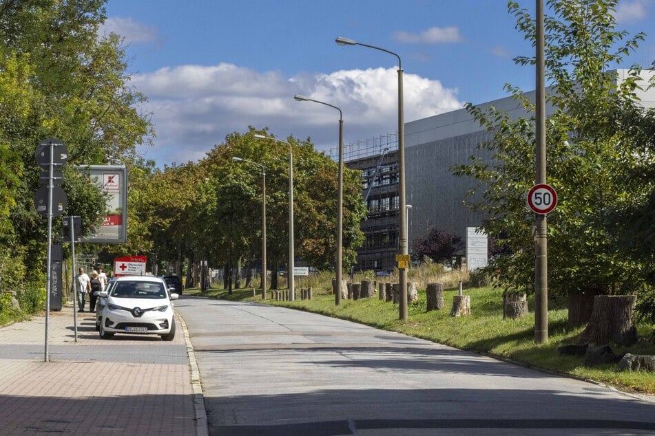 Eigentlich wollte die Stadt die Nöthnitzer Straße mit der Sanierung neu ordnen. Diese Pläne wurden ad acta gelegt.