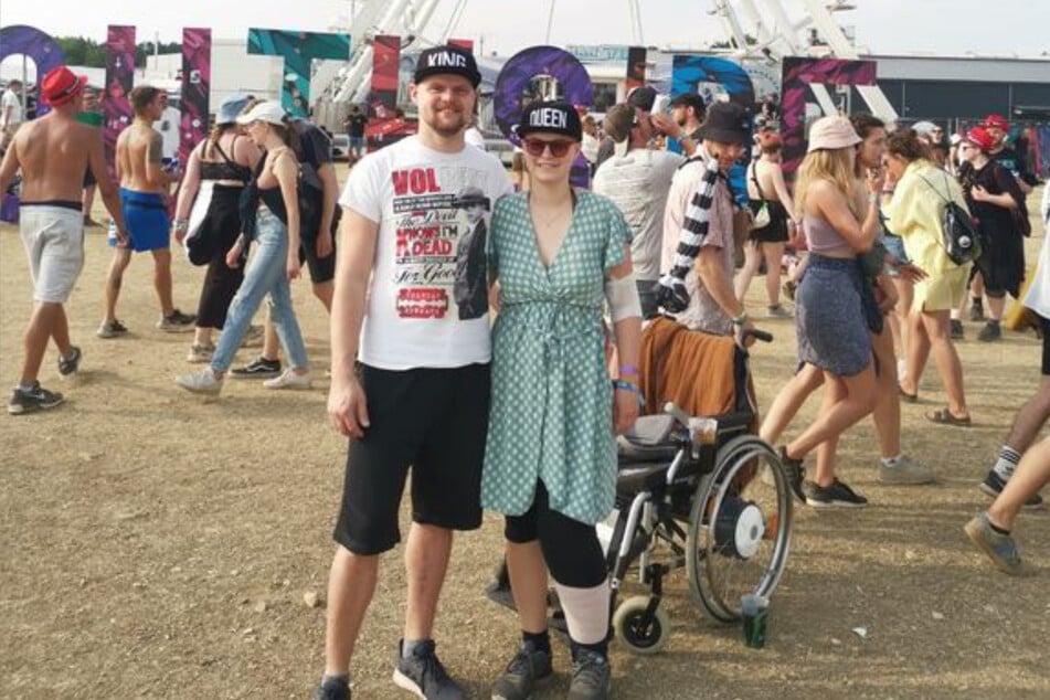 Die geschwächte Marie Fay (33) war 2023 mit Rollstuhl auf dem Festivalgelände unterwegs.