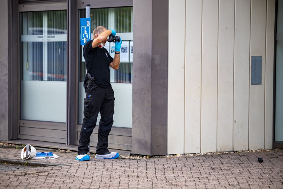 Die Polizei ermittelt und sucht Zeugen.