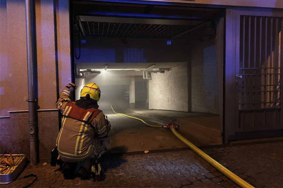 Die Feuerwehr hat die starke Verrauchung mithilfe von Drucklüftern beseitigt.