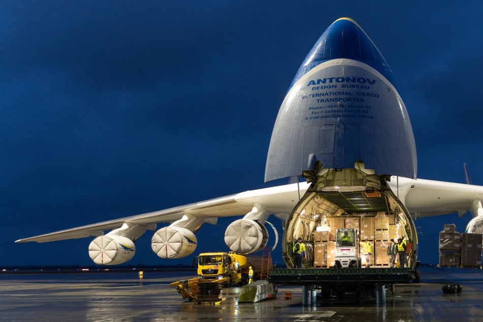 Leipzig: Mit Millionen Coronatests an Bord: Hier landet das größte Flugzeug der Welt in Leipzig