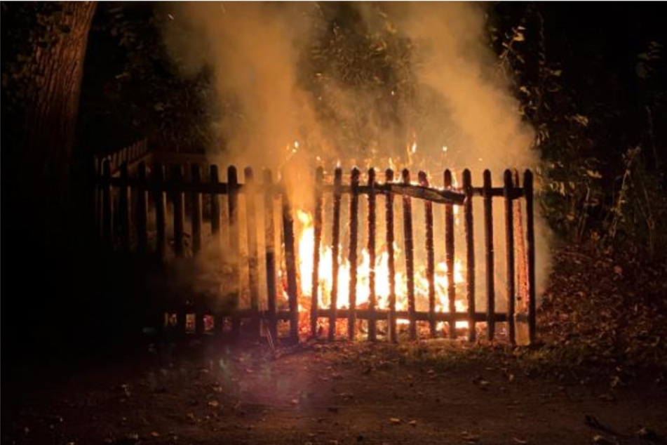 Zuvor brannte es bereits mehrfach im Bereich des Friedhofs.