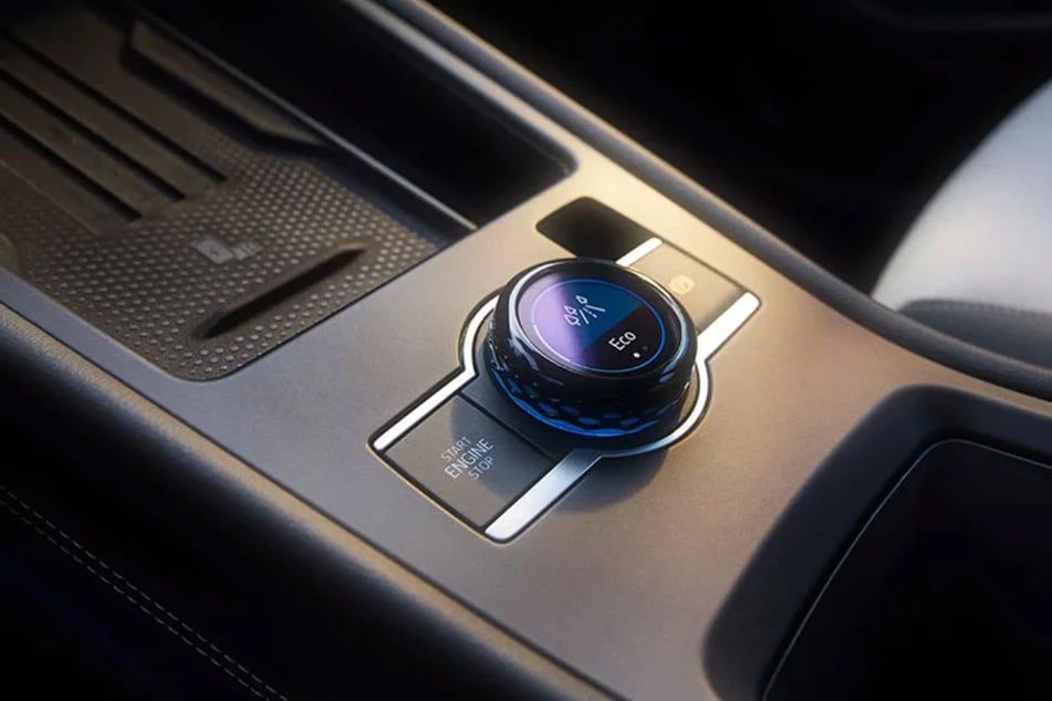 Mit dem Fahrerlebnisschalter im neuen T‑Roc können die Fahrmodi ganz einfach an individuelle Wünsche angepasst werden.