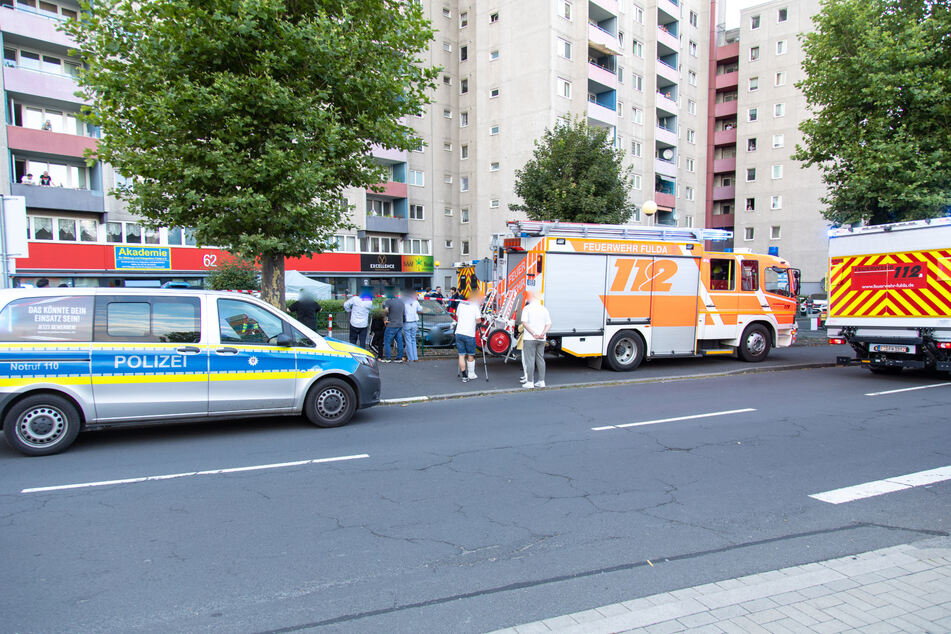 Aus dem zehnten Stock dieses Hochhaus-Komplexes im osthessischen Fulda stürzte der 14-jährige Junge in den Tod.