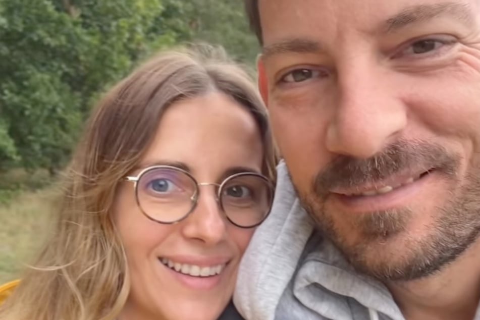 Können wieder lachen: Anna Heiser (35) und ihr Gerald (40) haben ihre größte Krise wohl überwunden.