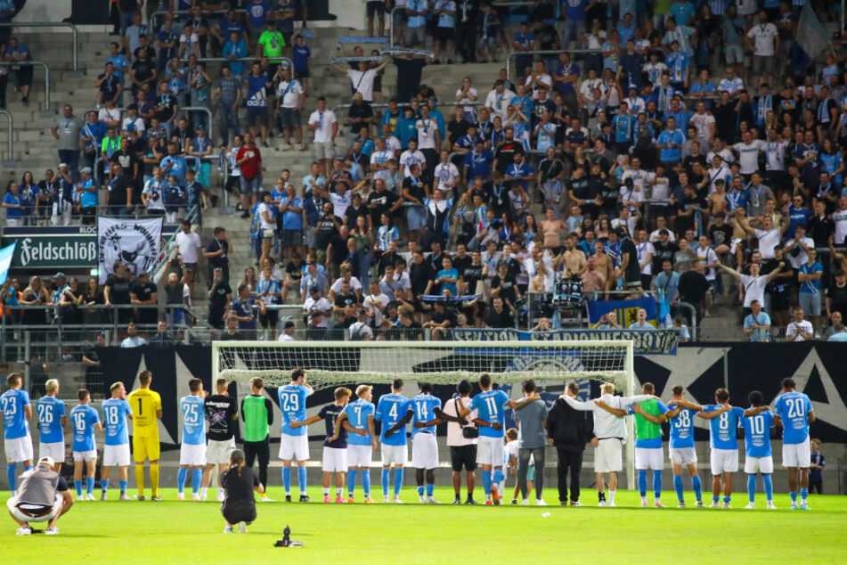 Gelingt den Himmelblauen am heutigen Dienstagabend mit Unterstützung der Fans der erste Saisonsieg? Mindestens 4000 Zuschauer werden gegen Babelsberg erwartet.