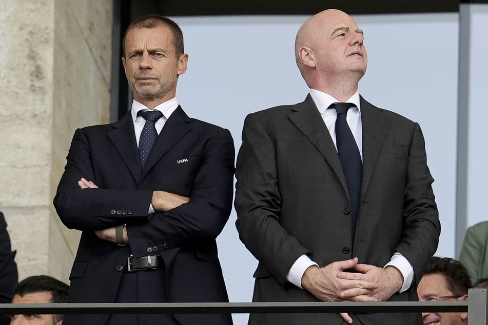 UEFA-Boss Aleksandar Ceferin (58, l.) stellt sich den Plänen von FIFA-Präsident Gianni Infantino in den Weg.
