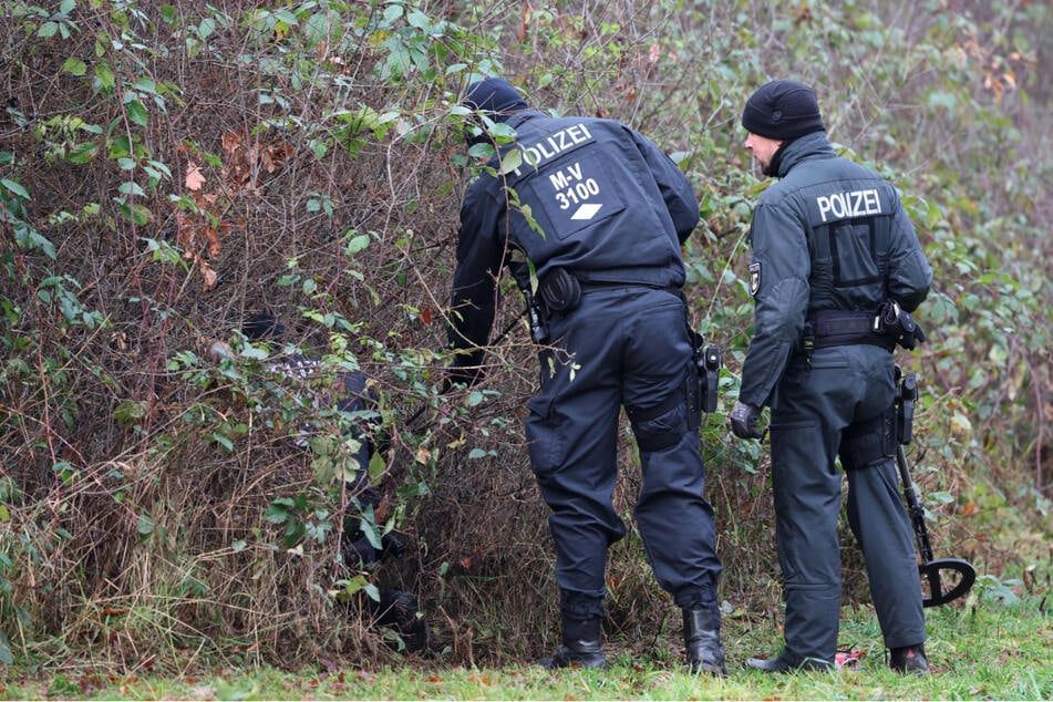 Die Ermittler konnten die Tatwaffe nie finden.