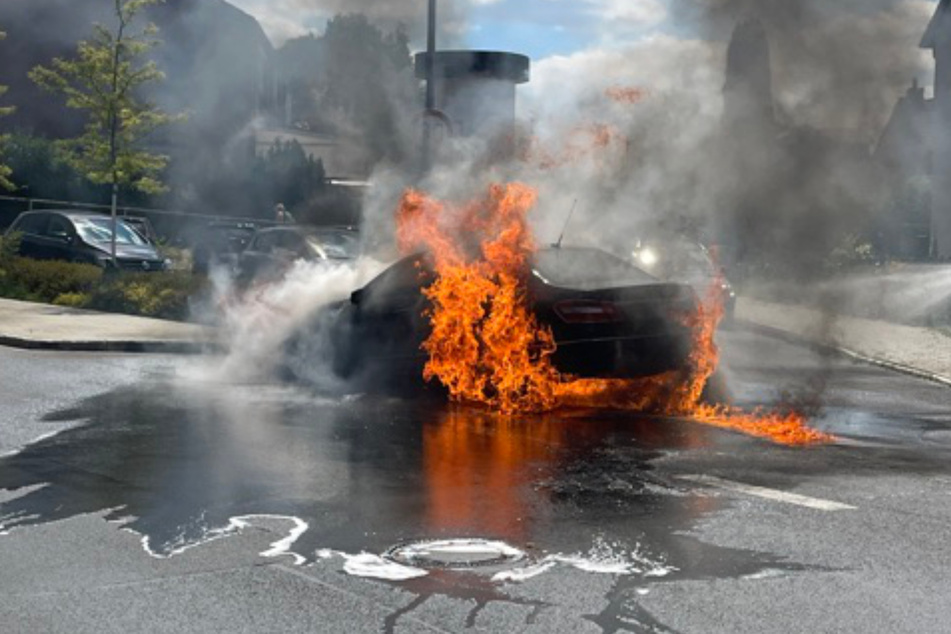 Am Montag steuerte eine Gruppe Rentner einen brennenden Wagen durch die Göttinger Innenstadt.