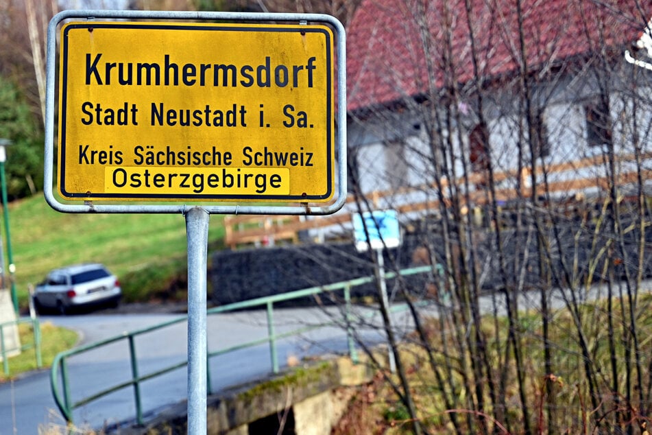 Mitten in der Sächsischen Schweiz hat Gerd Klingner seine Werkstatt. Hier werden Schlitten gebaut und Autos lackiert.