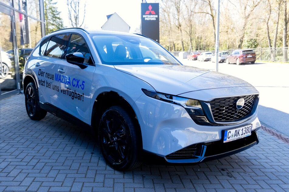 Abbildung zeigt Sonderausstattung.