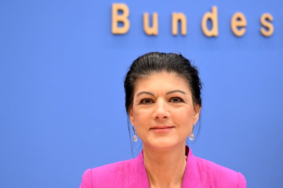 Sahra Wagenknecht (56) gründete 2024 mit einigen Kollegen eine eigene Partei, nachdem sie ein Jahr zuvor aus ihrer ehemaligen Partei "Die Linke" ausgetreten war.