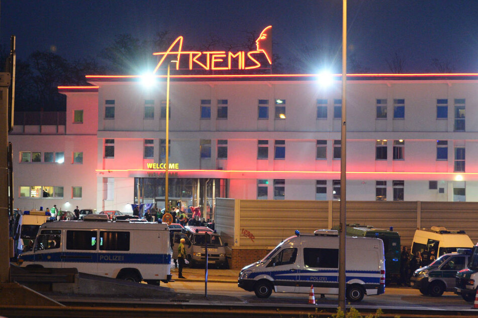 Nach einer groß angelegten Razzia im "Artemis" im April 2016 haben die Betreiber des Bordells das Land Berlin auf Schadenersatz verklagt. (Archivfoto)