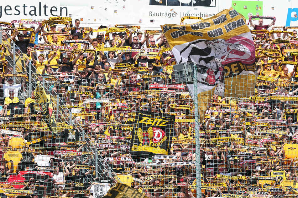 Dass die Dynamo-Fans auch auswärts Stimmung machen, soll jetzt auch die 2. Bundesliga mal wieder erfahren.