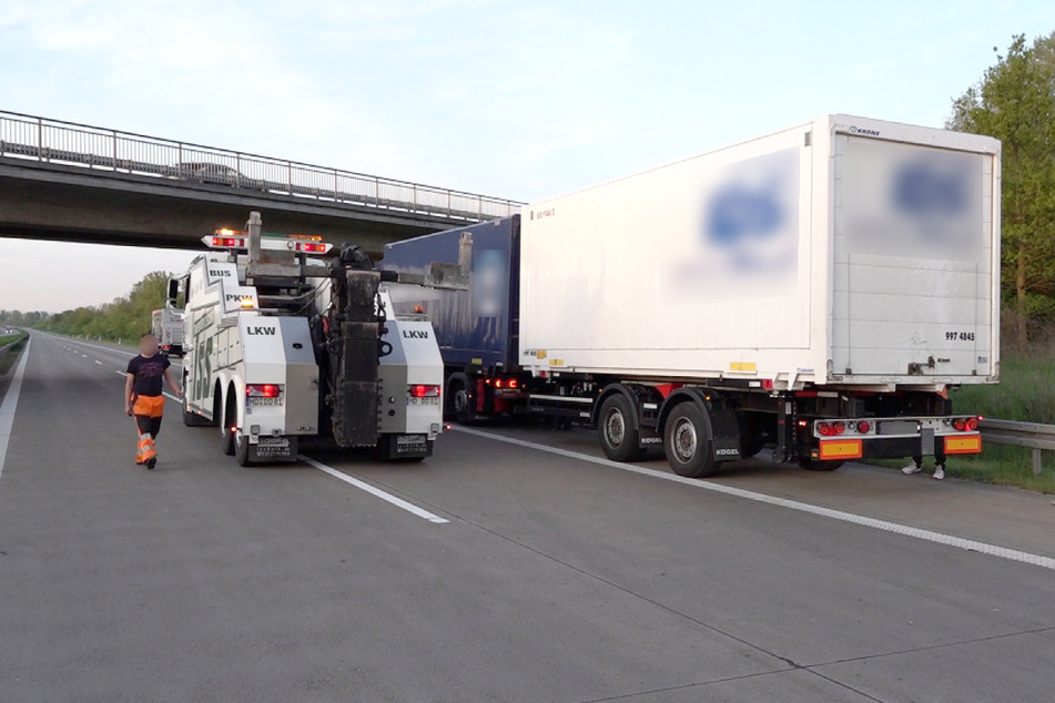 Die A14 wird wegen eines Unfalls am frühen Dienstagmorgen in Richtung Dresden bis in den Vormittag hinein gesperrt sein.