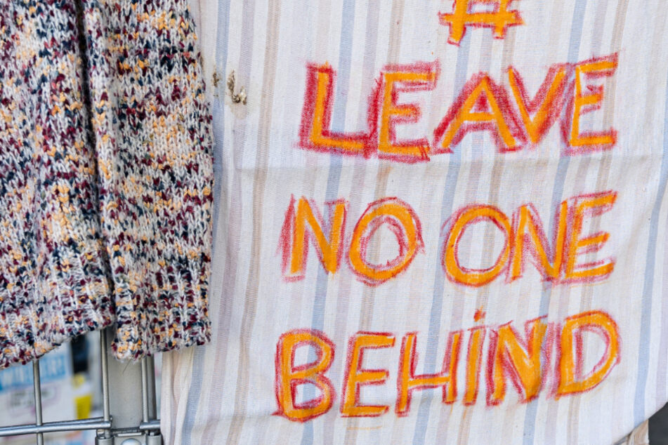 "Leave no one behind" ist eine übliche Botschaft von Aktivisten, die sich für die Seenotrettung einsetzen. (Symbolbild)