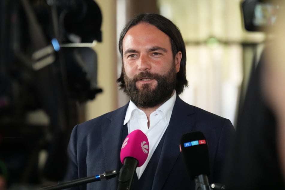 Block-Anwalt Ingo Bott (43) sprach nach der Verhandlung mit der Presse über die mehrstündige Einlassung seiner Mandantin.