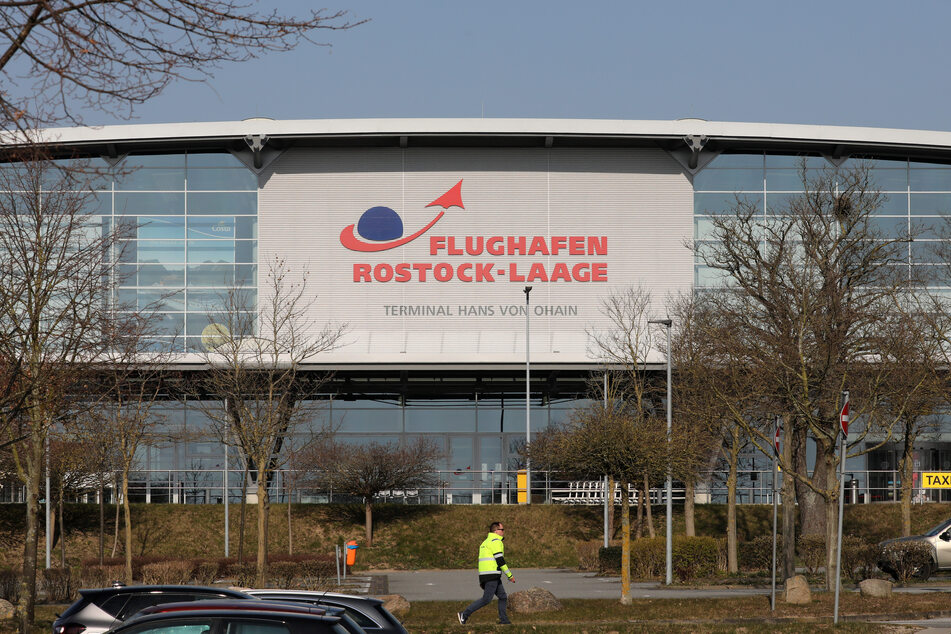 Das Abfertigungsgebäude auf dem Flughafen Rostock-Laage.