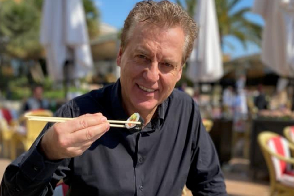 Jörg Dahlmann (62) zeigte sich nach den Rassismus-Vorwürfen beim Sushi-Essen auf seinem Instagram-Kanal.