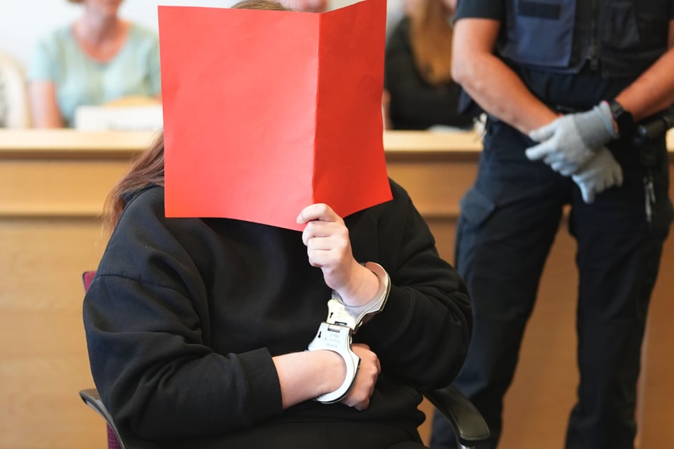 Die 24-Jährige hat auch noch Zwillinge, die zum Zeitpunkt des Todes drei Jahre alt waren.