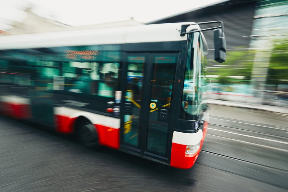 15 Busunternehmen in neun Landkreisen, erstmals auch in Nordwest-Thüringen, beteiligen sich den Angaben nach in diesem Jahr. (Symbolbild)