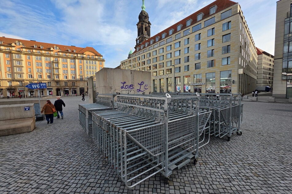 Die ersten Hamburger Gitter stehen bereits seit Donnerstag bereit.
