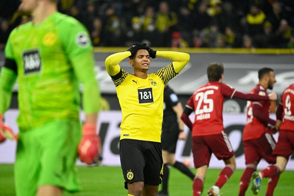 Zu anspruchsvoll? Borussia Dortmund konnte bislang keinen passenden Abnehmer für Manuel Akanji (27, 2.v.l.) finden.