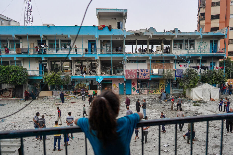 Nach dem Angriff auf das Schulgebäude mit 30 Toten, verlangen die USA von ihrem Verbündeten Israel Aufklärung. In der UN-Schule sollen sich immer wieder Hamas-Kämpfer aufgehalten haben.