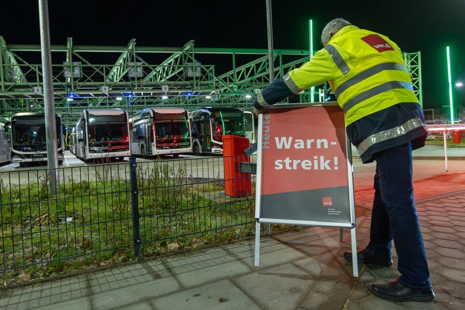 Auch im öffentlichen Nahverkehr gibt es in dieser Woche Streiks. (Archivbild)