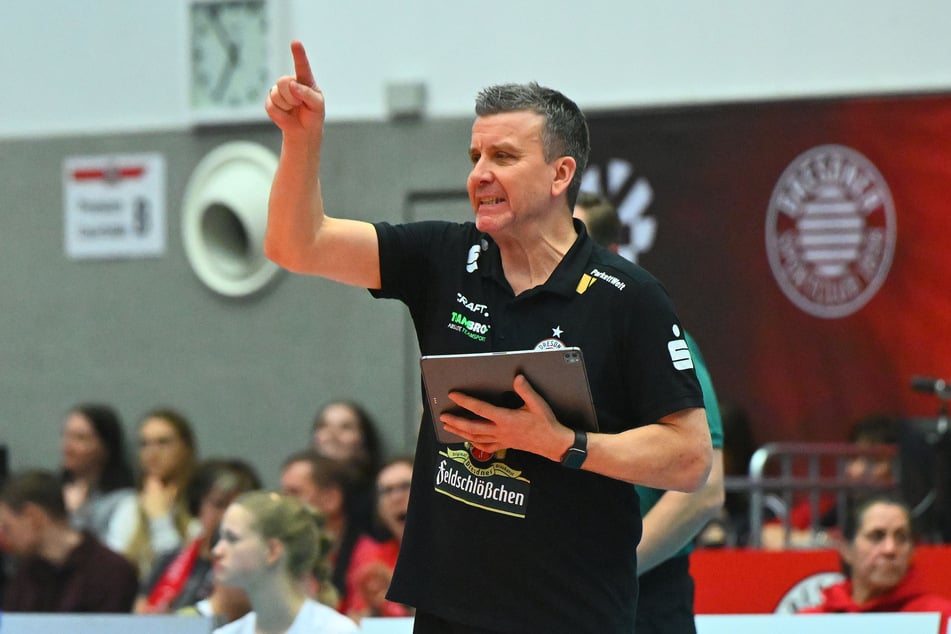 Gibt den Weg vor: Alex Waibl (58) will mit seinen Schmetterlingen jede Saison mindestens bis ins Halbfinale.