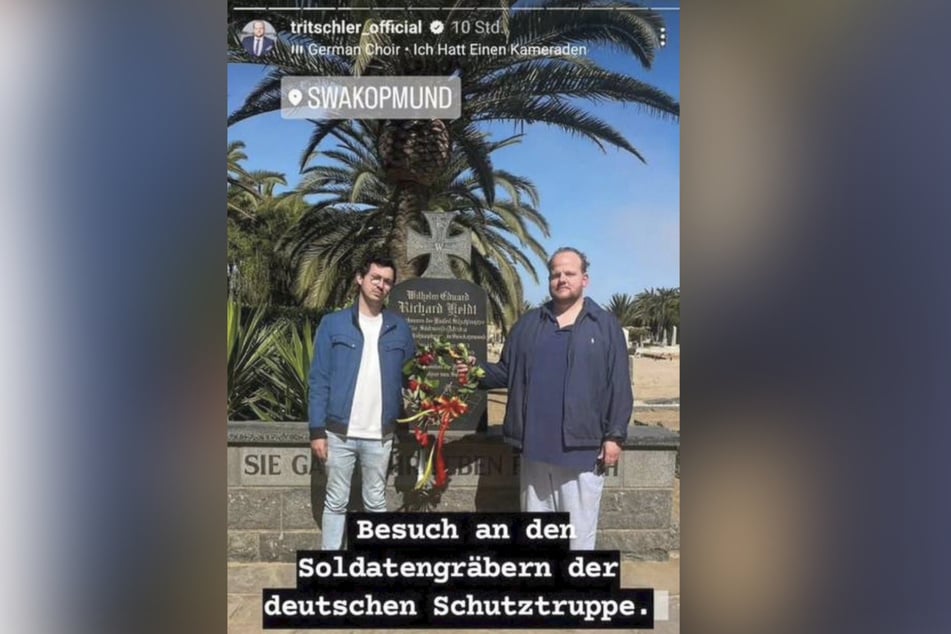 Auslöser des Skandals: Tritschler (rechts) posierte in seiner Instagram-Story mit einem Kranz vor dem Grab eines deutschen Besatzungssoldaten in Namibia.