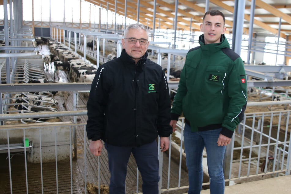 Hartmut Gebert und Sohn Maximilian haben eine Milchviehanlage in Saßleben mit Technik ausgestattet. Langfristige Projekte wie dieses wären ohne sichere Nachfolgelösung nicht möglich.