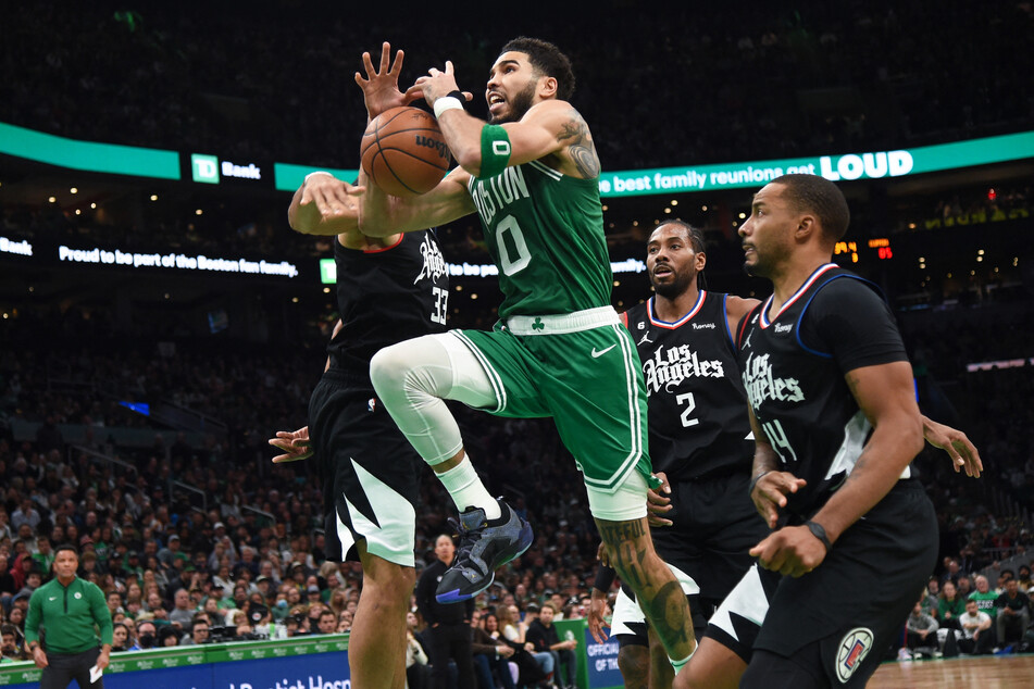 Jayson Tatum scored 29 points for the Boston Celtics in a 116-110 victory over the LA Clippers.