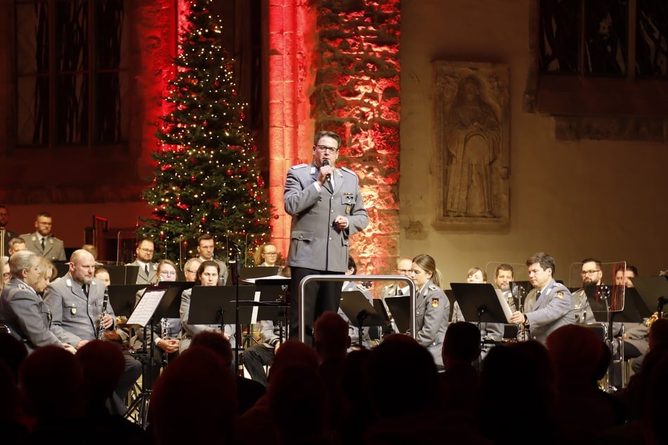 Rund 50 professionell ausgebildete Musiker brachten die Besucher in weihnachtliche Stimmung.