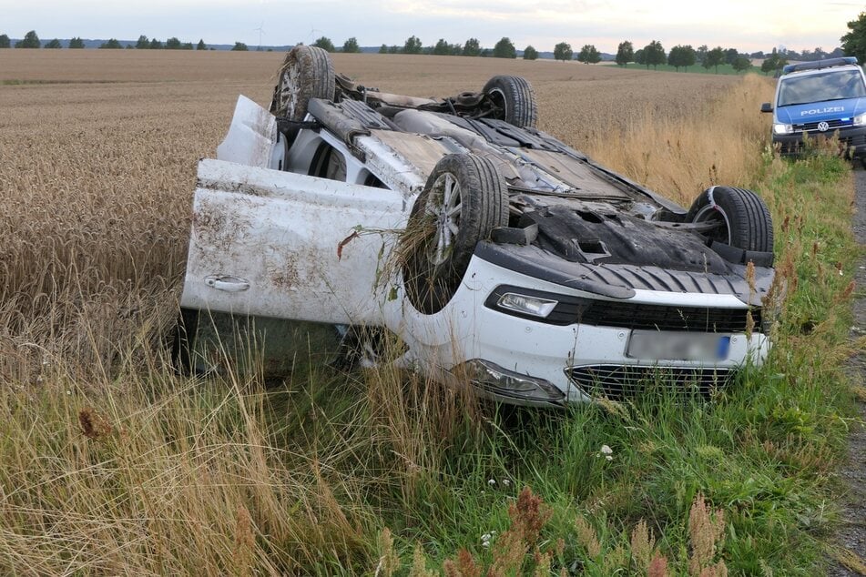 Der Mann wurde bei dem Unfall verletzt. Der Ford erlitt Totalschaden.