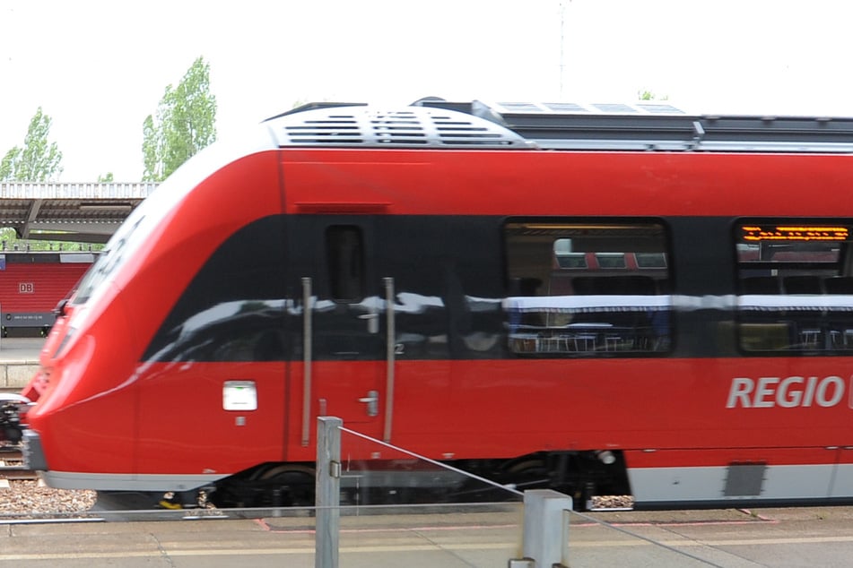 In Großenhain im Bereich des Cottbuser Bahnhofs kam der Zugverkehr wegen eines Notarzteinsatzes zeitweise zum Erliegen. (Symbolfoto)