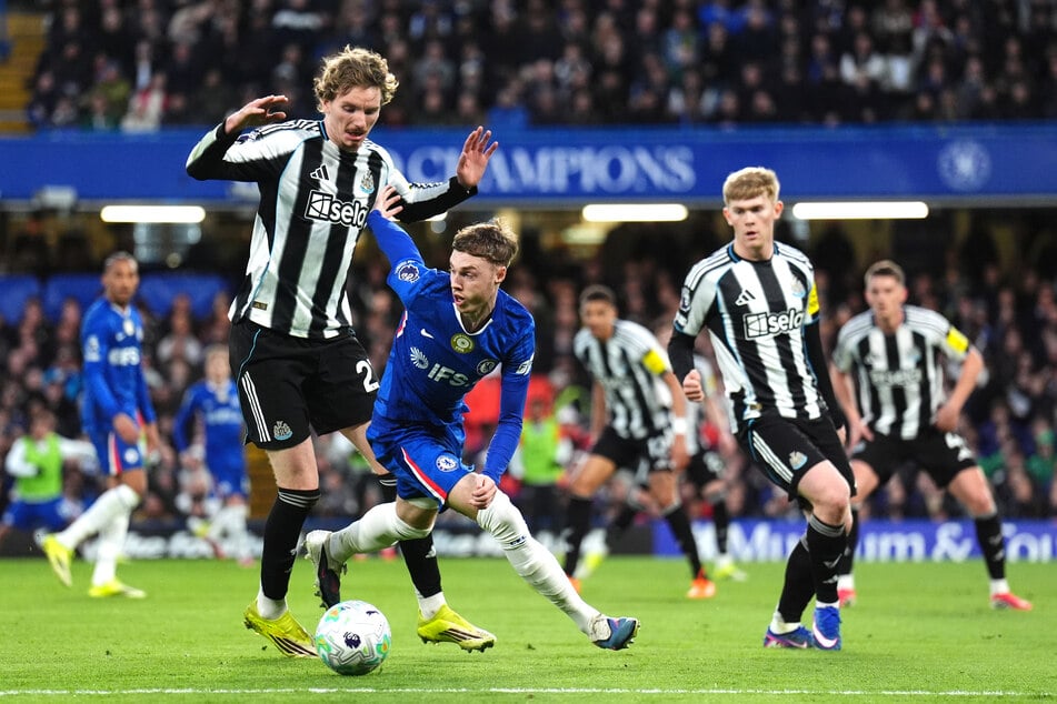 Gegen Chelsea sollte Nick Woltemade (24, l.) England-Star Cole Palmer (23, 2.v.l.) auf den Füßen stehen.