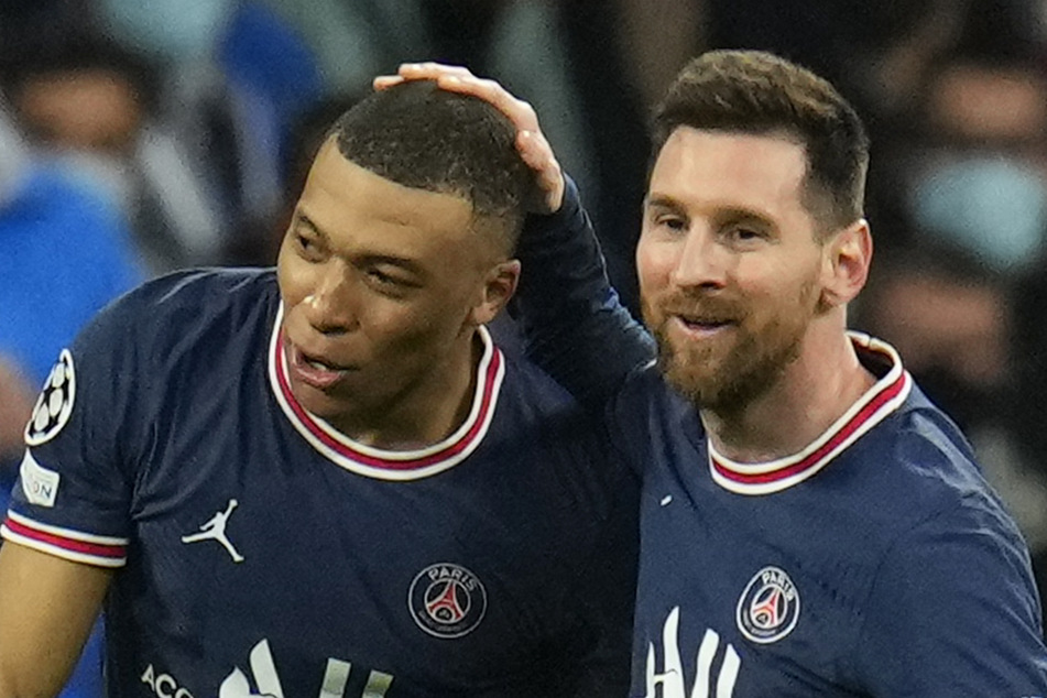 Lionel Messi (35, r.) und Kylian Mbappé (24) stehen bei Paris Saint-Germain natürlich im Fokus. Kann der FC Bayern München das Duo stoppen?