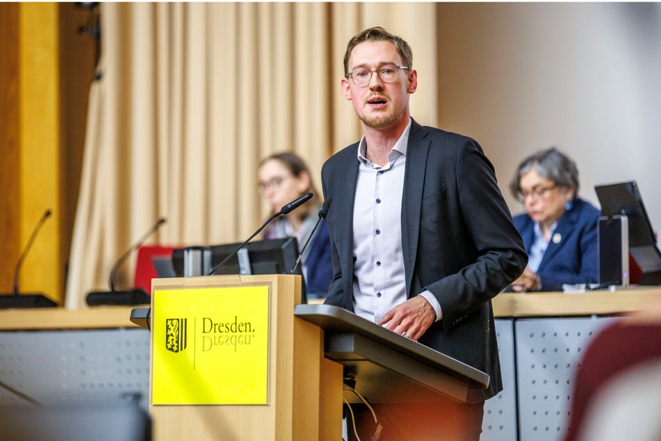 Stadtrat Stefan Engel (34, SPD) setzt sich für mehr Fußgängerübergänge in Dresden ein.