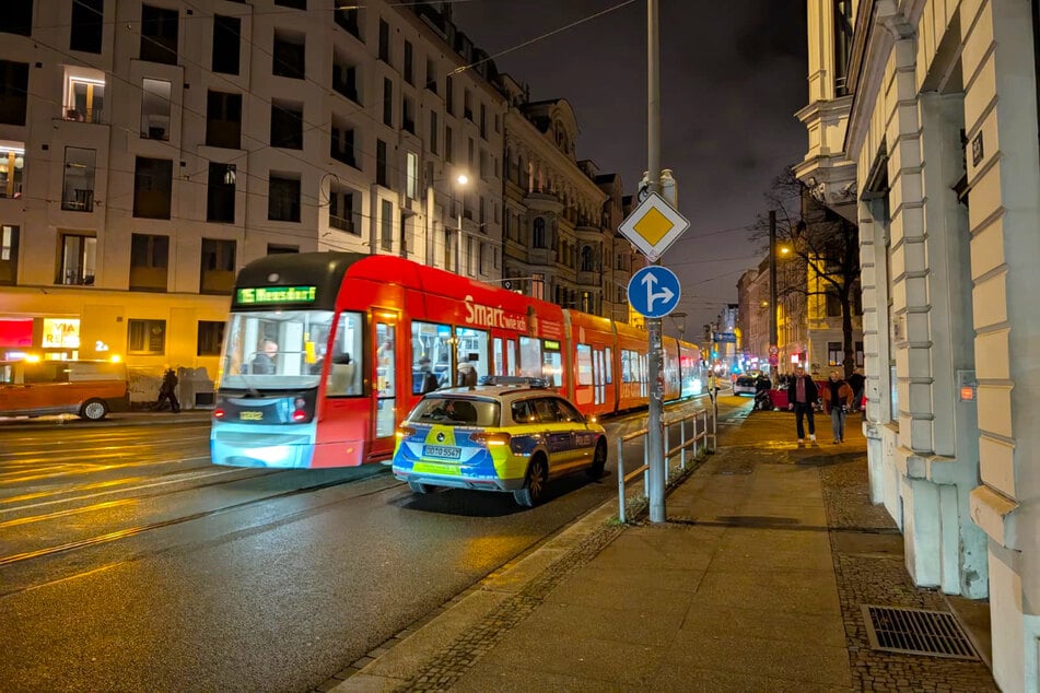 Die Polizei war noch etwas länger vor Ort, die Bahnen fahren inzwischen aber wieder.