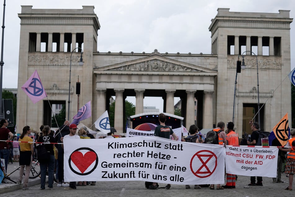 Angesichts der Europawahl haben am Samstag in München Tausende Menschen gegen Rechtsextremismus demonstriert.