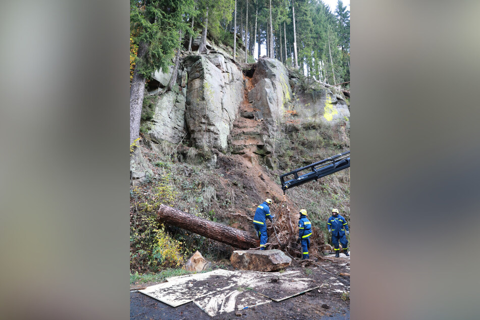 Im Oktober 2017 musste das Technische Hilfswerk von Pirna nach einem Sturm im Kirnitzschtal aufräumen. (Archivbild)