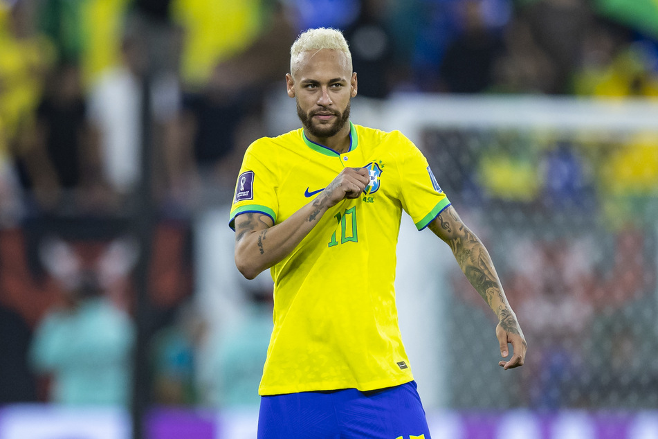 Nicht nur auf dem Platz kaum zu bremsen: Der exzentrische Fußballstar Neymar (31) feiert ohne Rücksicht auf seine Nachbarn wilde Party-Nächte.
