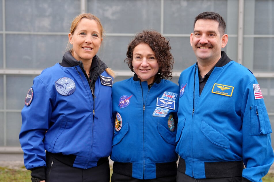 Jessica Meir (c.) will be joined by fellow American Jack Hathaway (r.) and ESA astronaut Sophie Adenot.